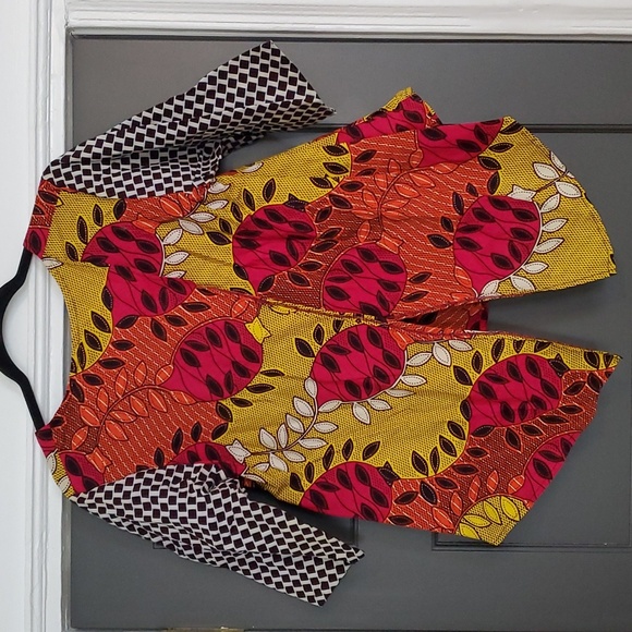 African print blouse/top - Size Medium - Picture 3 of 5